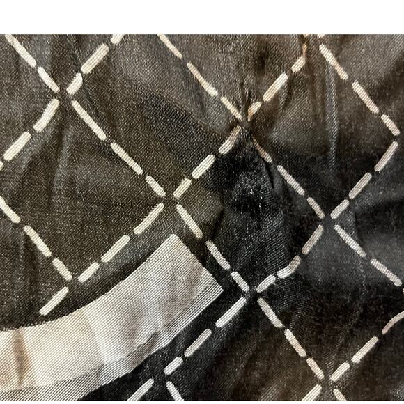 Chanel Cashmere Silk Scarf CC Logo Camila Flowers Black White 70x25 inches - Picture 14 of 16